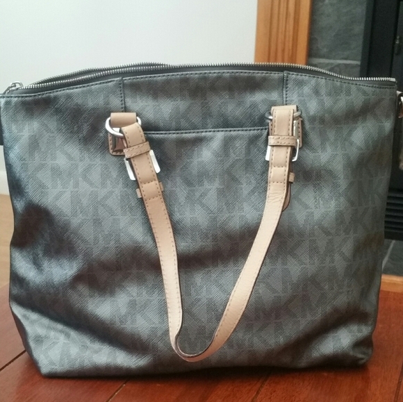 Rare Michael Kors purse - Picture 2 of 4